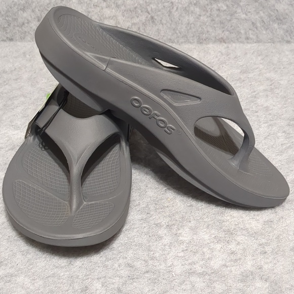 OOFOS OOriginal Grey Thong Sandals Unisex Size M6 W8 NWT - Picture 9 of 11